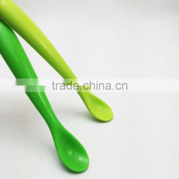 Fashion handle spoon silicone spoon for kids