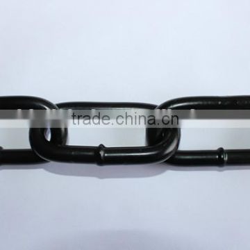 black decorative chain