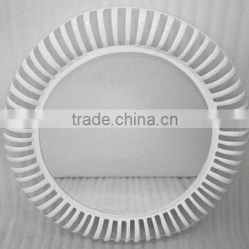 decrative Metal round mirror in white finish