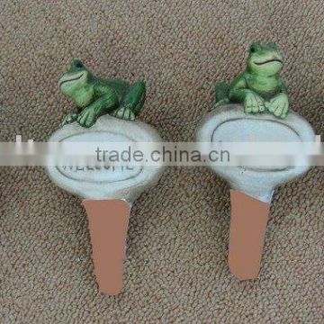 Terra cotta frog w/welcome sign watering spike
