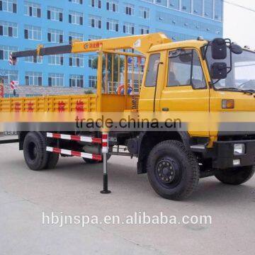 Low price Dongfeng truck with crane for sale