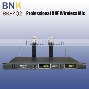 Professional Wirelss UHF Microphone702
