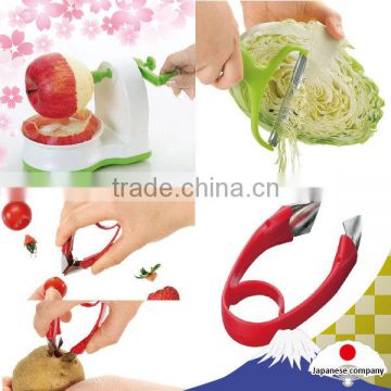Various types of and Convenient stainless steel peeler It can be cooked easily.