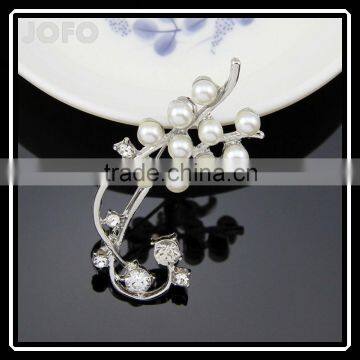 Fashionable Women Love Crystal Hot Sale In USA Pearl Brooch Flower