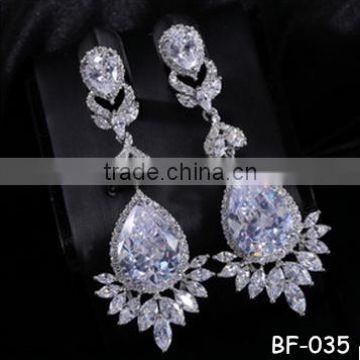 2015 New Arrival high quality fashion statement crystal earring for women wholesale                        
                                                Quality Choice