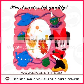 Lovely and colorfully diligent mouse lady photo frame