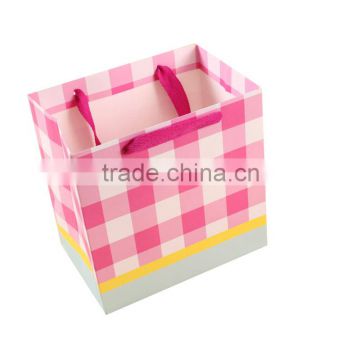 2015 Top Quality Graid Design Gifts Bags With Ribbon Handle Paper Bags