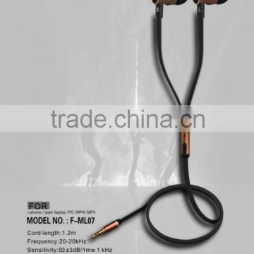 CE/RoSH oem cell phone earphone with bass vibration