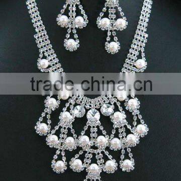 Drag Queen Crystal Faux Pearl Necklace Earrings Set CS1147