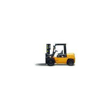 Nissan Engine Powered Diesel Internal Combustion Forklift Truck Moving Cargo