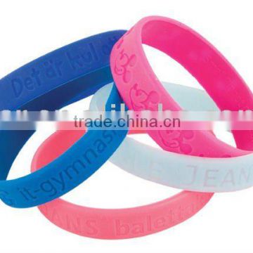 Cheap custom silicone bracelet