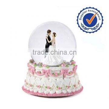 High Quality Gift Musical Decorative Wedding favors Giant custom Snow Globe