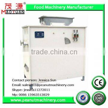 Roasted groundnut peeling machine