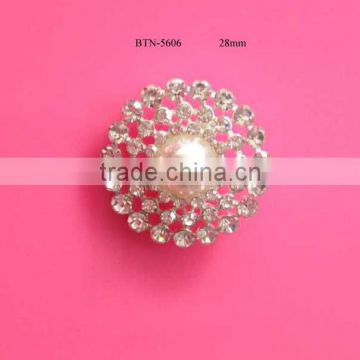 Hot selling factory price pearl and rhinestone button in stock (btn-5606)