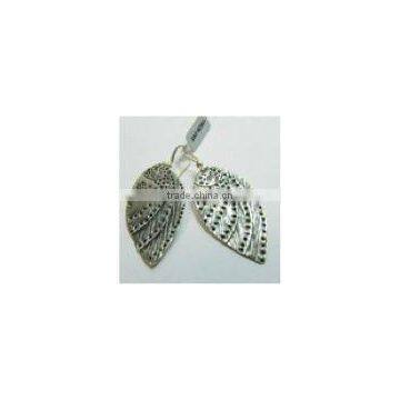 SILVER PENDANT LEAF EARRINGS 15610