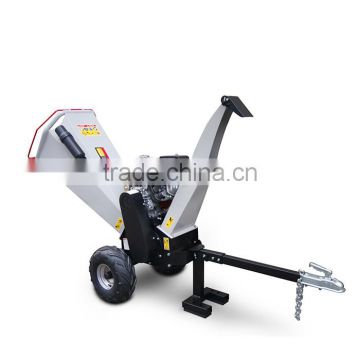 Comply with Europe Safety Regulation CE approved trailer mounted mobile petrol power wood chipper shredder