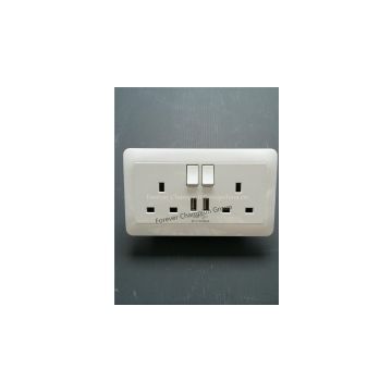 13A,2 Gang SP Switched BS Socket with dual USB CNHUNG switch