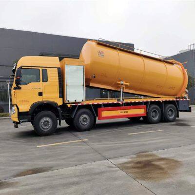 Manufacturer of Dongfeng Tianlong 33 square cleaning and suction truck for large-scale pipeline dredging and suction trucks for export