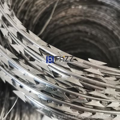 BTO-22 Stainless Steel 304 Concertina Razor Wire 450mm Diameter for High Security Fencing
