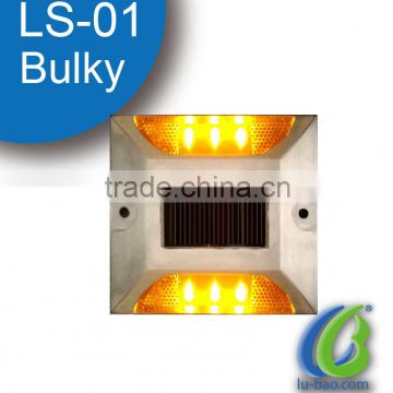 LS-01 Aluminum Reflective LED solar road stud for low price .