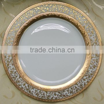 Embossed gold dinner set of both porcelain and bone china in luxury style