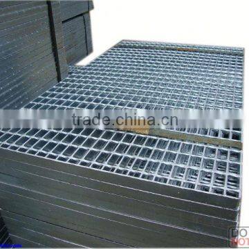 Heavy duty steel grating equipment