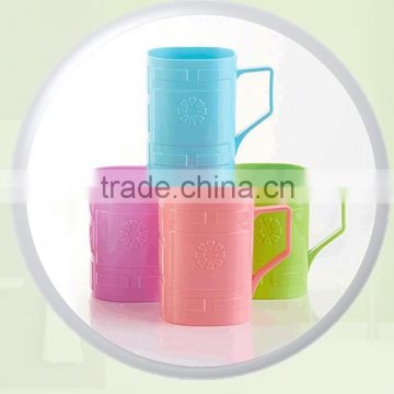 Colorful plastic engraved mug