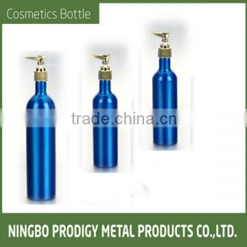 S-500ML Blue Oblique Shoulder Cosmetics Aluminum Bottles with Black Plastic pump