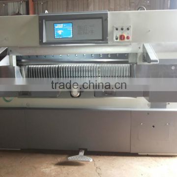 Hydraulic programhigh precision paper cutting machine