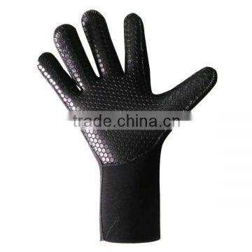 Neoprene gloves are thick waterproof ambidextrous