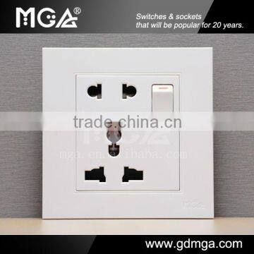 MGA 13A universal electric socket