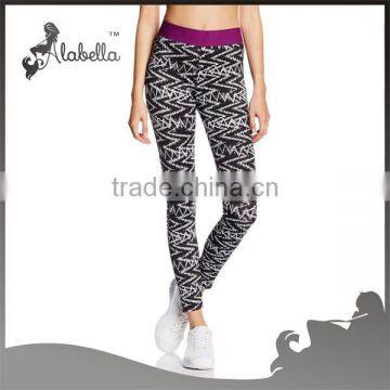 New Look Women's Zig Zag Print Pant Skinny Sports Trousers