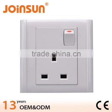 White color 13A with CE 86mm Wall socket