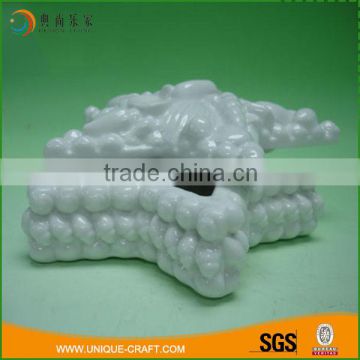 Popular white cheap ceramic office table decoration item