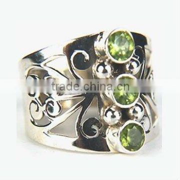 925 Sterling Silver Faceted Round Three Stone Peridot Ring