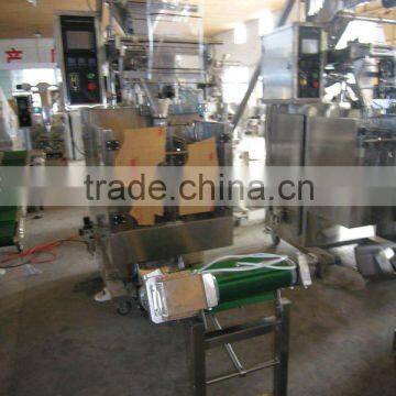 Automatic granule packing machine with cover and conveyor