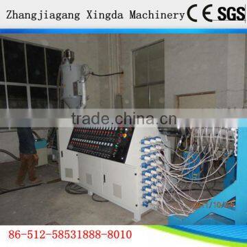 Plastic extrusion machine