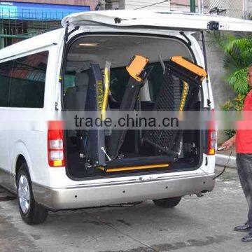 high quality WL-D wheelchair lift installed on van's rear door for disabled and elder