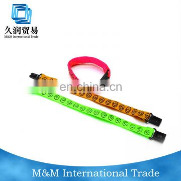 2017 Fashion Best Sales Smile Gym Wrist Strap custom wrist strap made in China