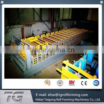 Easy operation roof and wall double layer roll forming machine can form different kind of profile