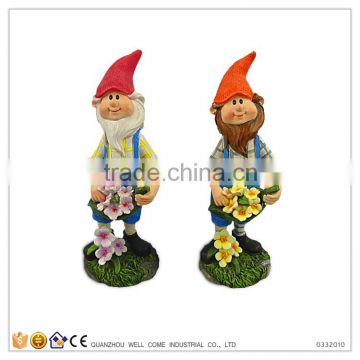 Resin Garden Decoartion With The Dwarves Of Fresh Flowers
