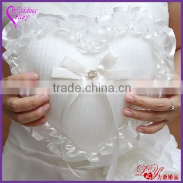 latest elegant new design white heart shaped ring pillow