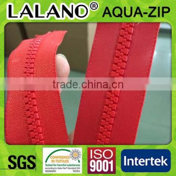 5# plastic zipper red tape close end slider with puller
