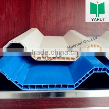 Hollow roofing tile