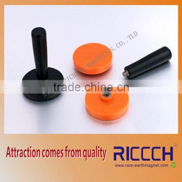 Rubber coated holding magnet
