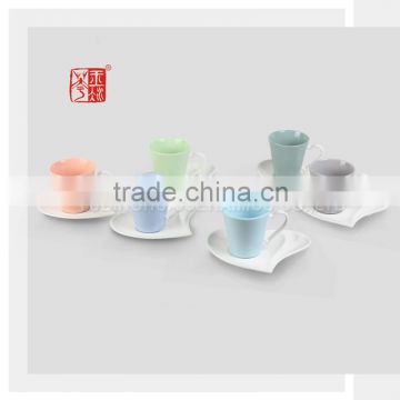 Elegant Design Ceramic Cup and Saucer Set with Love Heart Shape