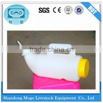 Supply the Calf with New Type of Milk Pot