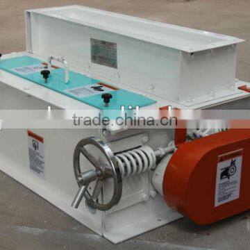 CE/GOST certificate SSLG Series triple roller feed pellet crusher