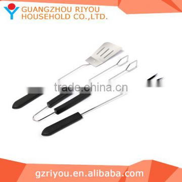 2015 Newly Arrival Metal BBQ Tool Set with Plastic Handle for picnic or party