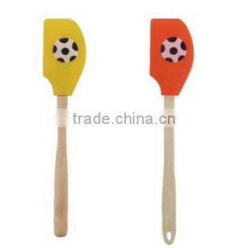 Wooden handle silicone spatula for cake